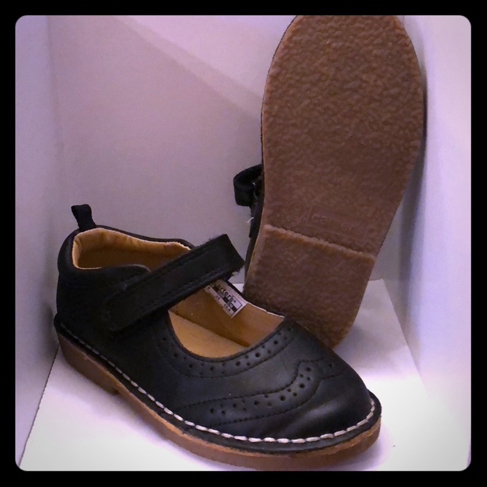 Black Wingtip MaryJanes from Carters 9c